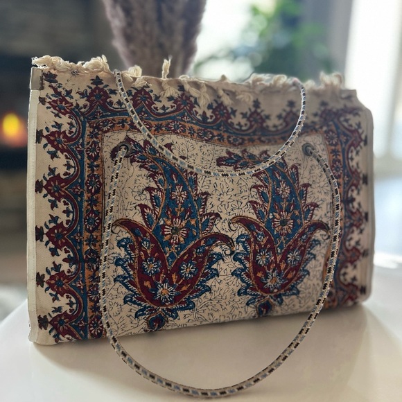 Elegant Cream and Blue Patterned Women's Bag - Picture 1 of 7
